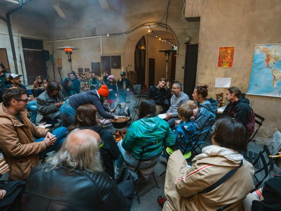 8lidí: 8 miliard lidí hoří – dramaturgický research | Foto: Romana Kovacs