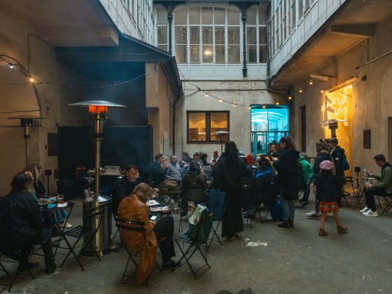 8lidí: 8 miliard lidí hoří – dramaturgický research | Foto: Romana Kovacs