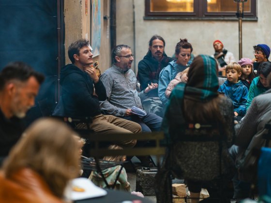 8lidí: 8 miliard lidí hoří – dramaturgický research | Foto: Romana Kovacs