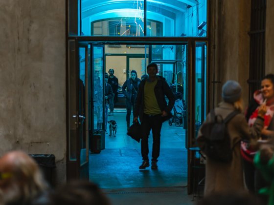 8lidí: 8 miliard lidí hoří – dramaturgický research | Foto: Romana Kovacs