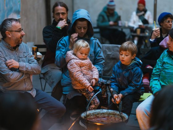 8lidí: 8 miliard lidí hoří – dramaturgický research | Foto: Romana Kovacs
