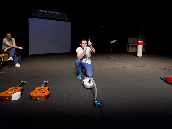 Antoine Defoort & Julien Fournet | <h4>Cheval</h4>
2. 11. / 19:30, La Fabrika