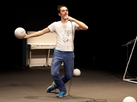 Antoine Defoort & Julien Fournet | <h4>Cheval</h4>
2. 11. / 19:30, La Fabrika