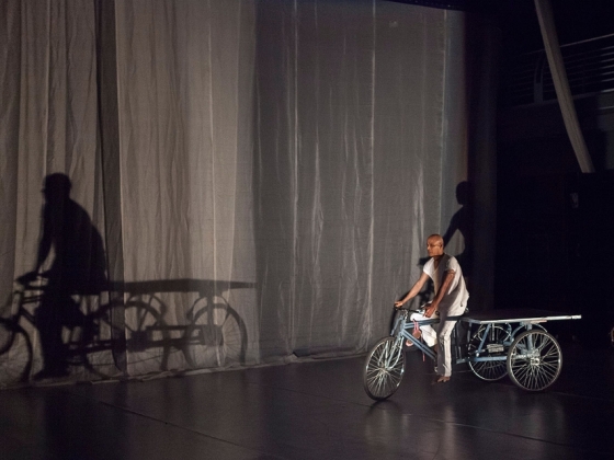 Attakkalari Centre for Movement Arts | <h4>Aadhaara Chakra, A Dancedialogue</h4>
14. 10. 2013, Divadlo Archa