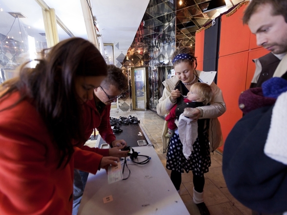HOPPART | <h4>Street Art muzikál</h4>
V této koncertní performanci smísil HOPPartklub to nejlepší z popových hitů s městským prostorem a proměnil tak město v jeviště. / 1. 11. 2012