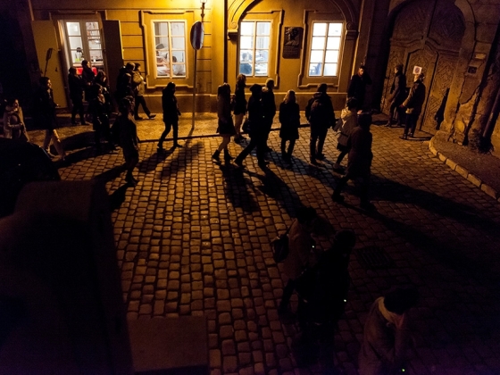 HOPPART | <h4>Street Art muzikál</h4>
V této koncertní performanci smísil HOPPartklub to nejlepší z popových hitů s městským prostorem a proměnil tak město v jeviště. / 1. 11. 2012