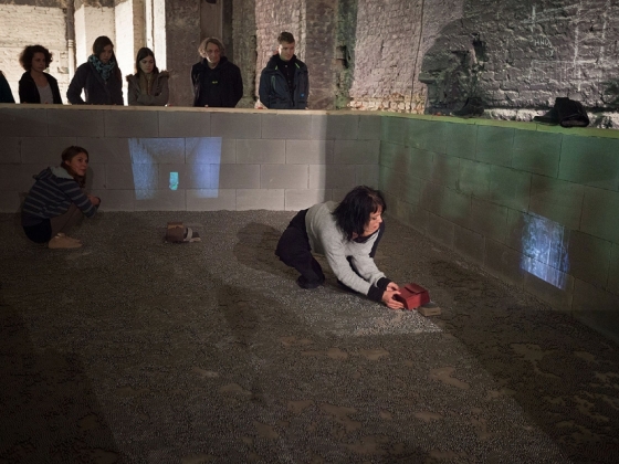 Knowtilus | <h4>Prezentace site-specific projektů z ateliéru Divadelní tvorba v netradičních prostorech KALD DAMU</h4>
17. 10. 2013, Palác u Stýblů