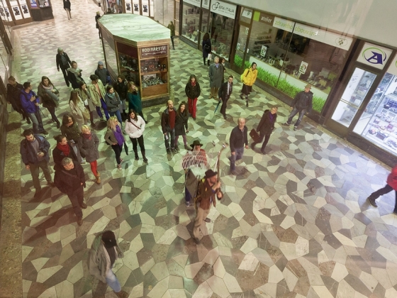 Knowtilus | <h4>Prezentace site-specific projektů z ateliéru Divadelní tvorba v netradičních prostorech KALD DAMU</h4>
17. 10. 2013, Palác u Stýblů