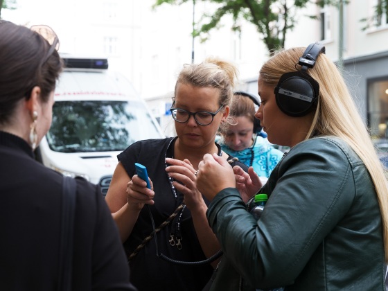 Kolektiv Nesladim: Den mě oslepí, večer utiší, noc mě skryje | Magdalena Dubnová