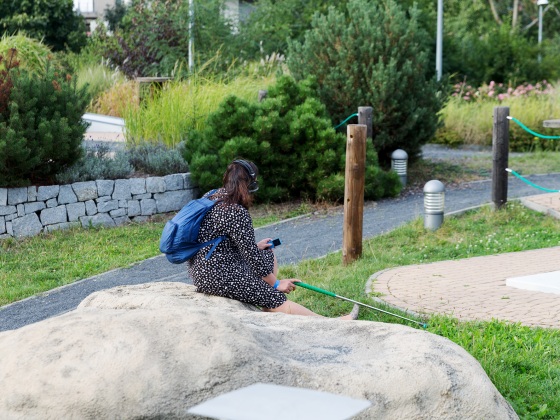 Kolektiv Nesladim: Den mě oslepí, večer utiší, noc mě skryje | Magdalena Dubnová
