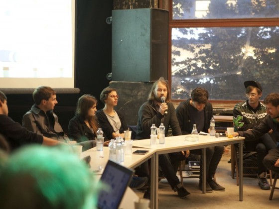 Nestátní a současné? Potřebné, a k čemu? | <h4>Debata s kurátory o současném umění
a jeho provozu</h4>
12. 10. 2013, Palác U Stýblů
