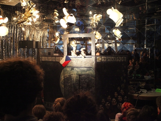 Ohromné maličkosti | <h4>hra ve hře – festival ve festivalu</h4>
28. 10. / 16:00–22:00, Casino
