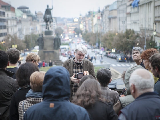 S Radovanem Lipusem o scénologii Václavského náměstí | 11. 10. 2014, Václavské náměstí