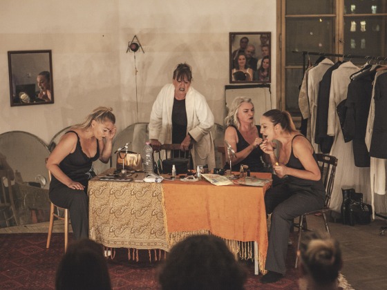 Secondhand Women | Markéta M. Černá