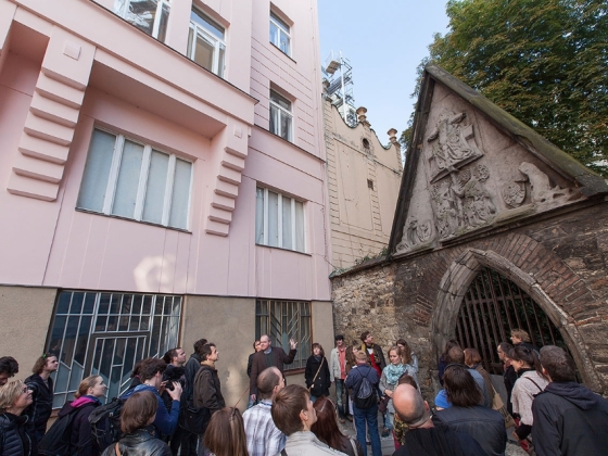 Václavské nám. od 14. století po současnost | <h4>Procházka s Richardem Bieglem po Václavském náměstí</h4>
13. 10. 2013
