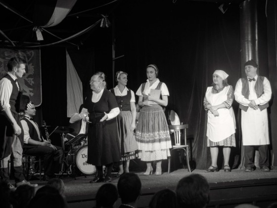 Vosto5 | <h4>Dechovka</h4>
17., 18., 20., 21. 10. 2013, Baráčnická rychta
