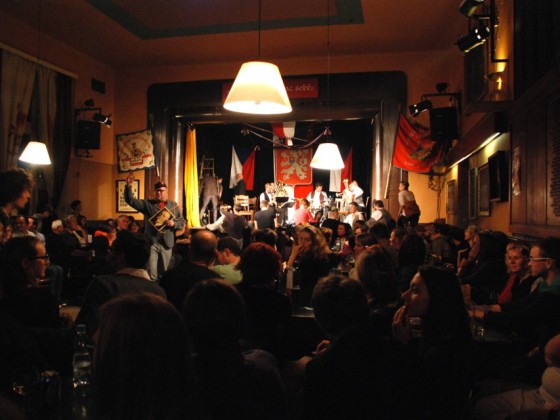 Vosto5 (2) | <h4>Dechovka</h4>
17., 18., 20., 21. 10. 2013, Baráčnická rychta