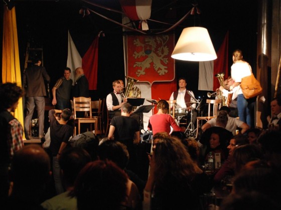 Vosto5 (2) | <h4>Dechovka</h4>
17., 18., 20., 21. 10. 2013, Baráčnická rychta