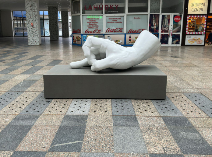 Umění v Motole – Monika Horčicová: Ruka