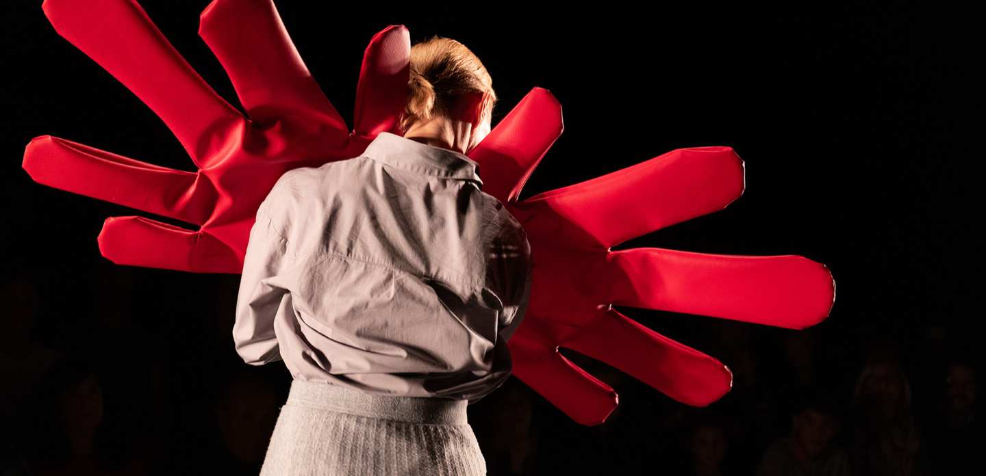 Tereza Lenerová: Glove Concern / 13.12.