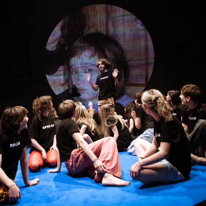 K sobě – performance