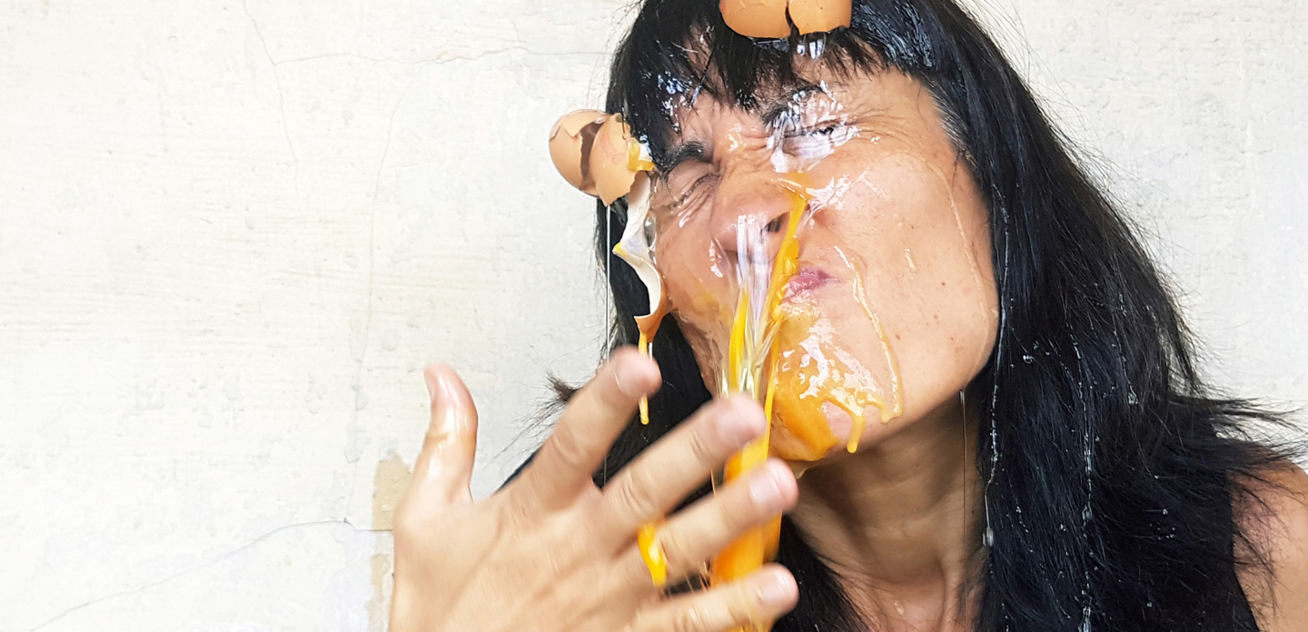 Rebota, Rebota y en tu cara explota - performance /24.+25.4.